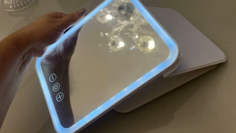 foto de Espelho LED Maquiagem Solena Bella USB-C Recarregável Portátil 3 Luzes Mesa