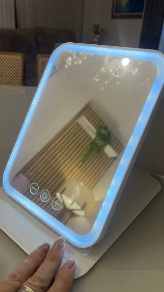foto de Espelho LED Maquiagem Solena Bella USB-C Recarregável Portátil 3 Luzes Mesa