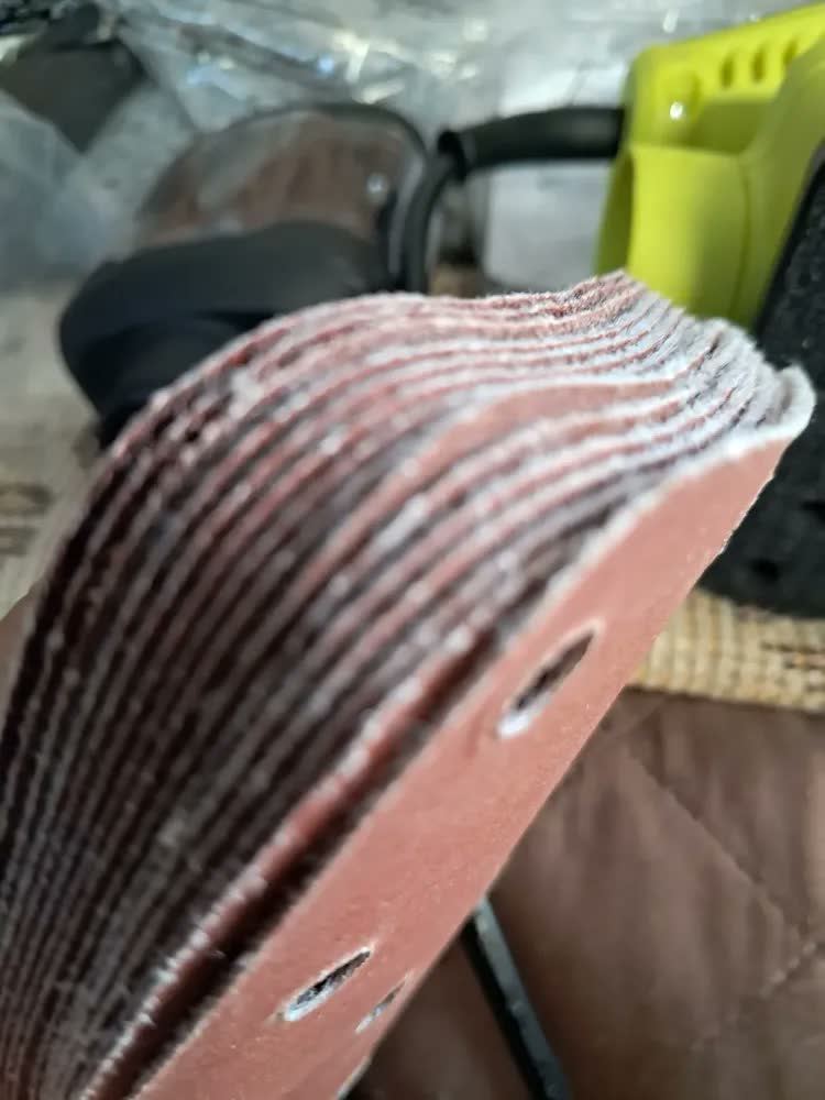 foto de Lixadeira Delta 240W Real Orbital Triangular Profissional Para Detalhes E Cantos 15 com Velcro Lixas Desoon