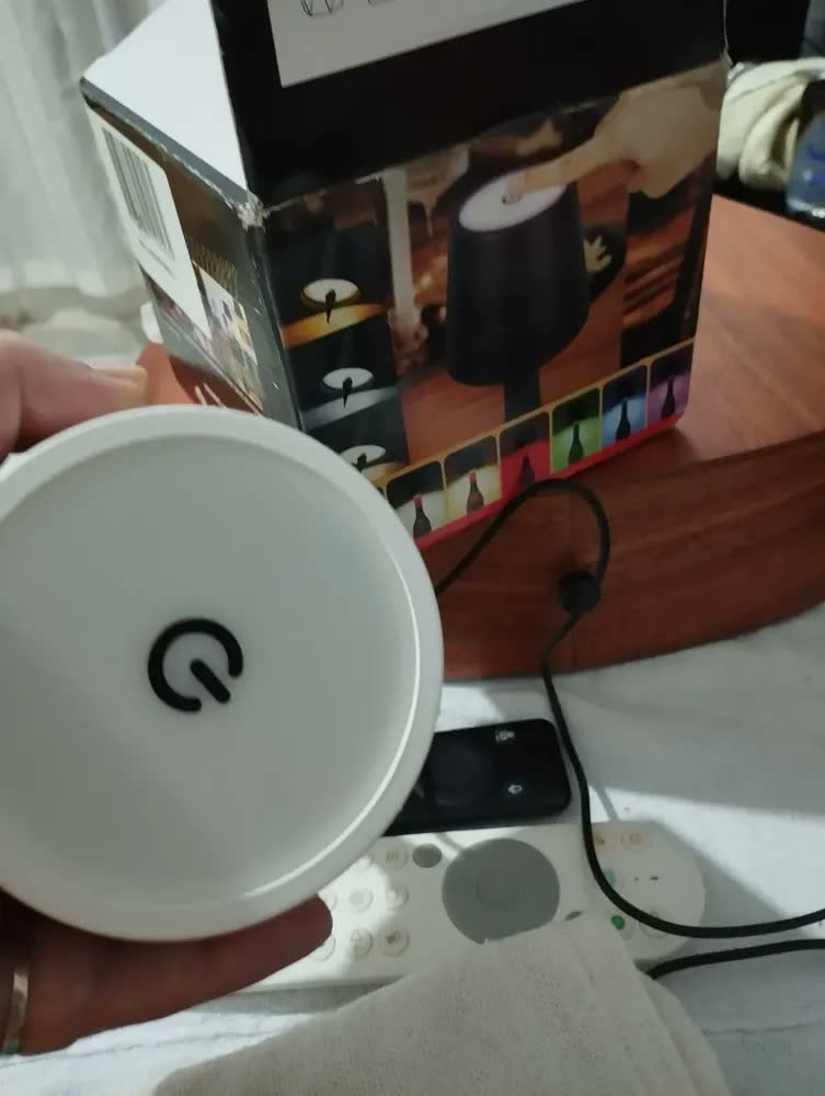 foto de Luminária de Mesa LED Touch para Garrafa Produ – Recarregável, USB e Bivolt