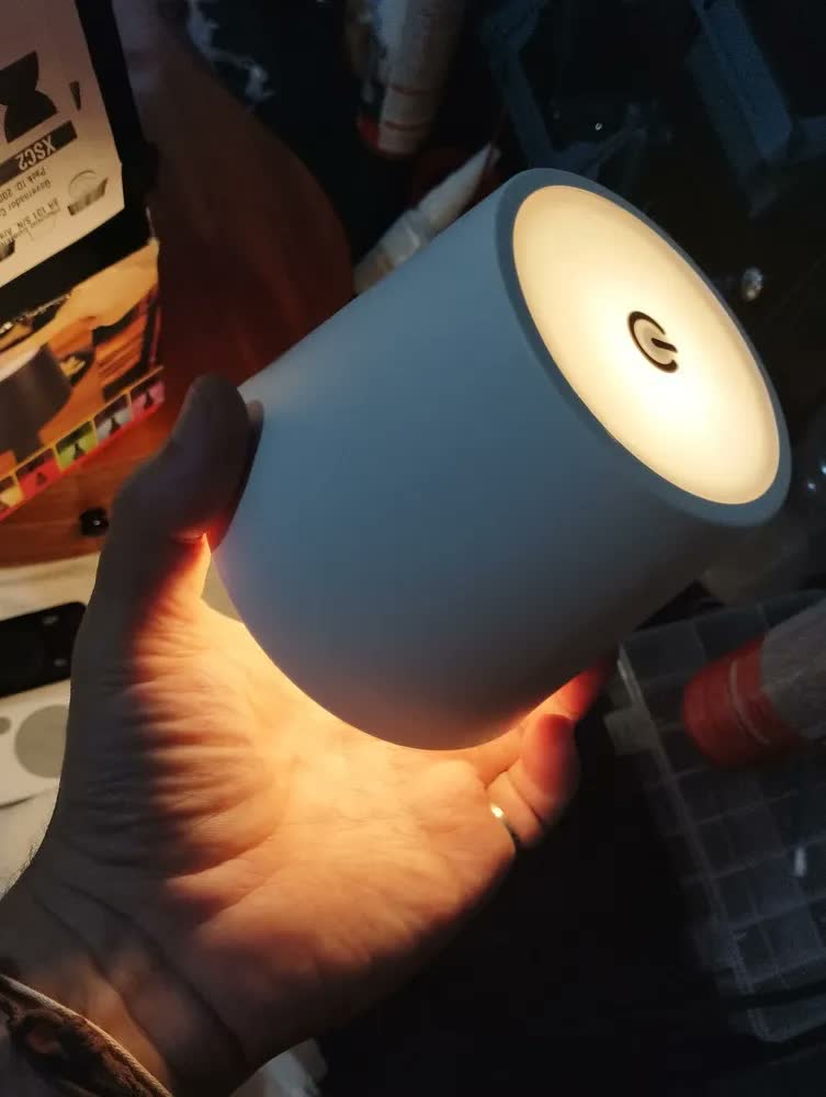 foto de Luminária de Mesa LED Touch para Garrafa Produ – Recarregável, USB e Bivolt