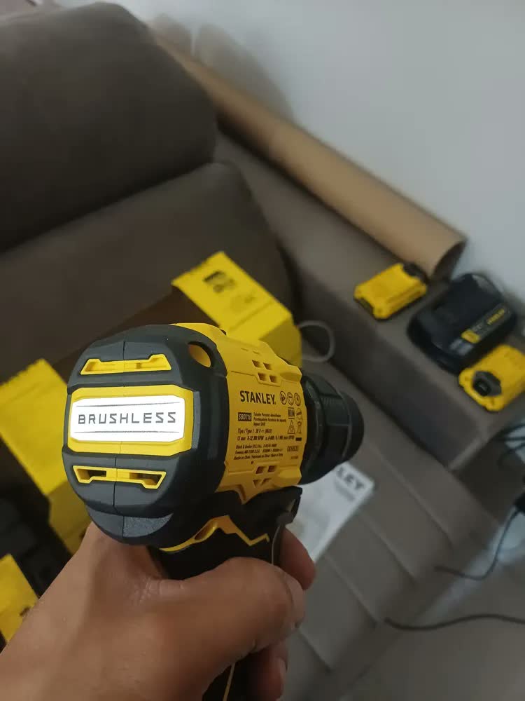 foto de Combo Furadeira Parafusadeira De Impacto 20v Sbd - Stanley Amarelo/preto