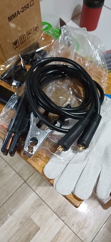 foto de Máquina De Solda Inversora MMA 250A Sem Gás