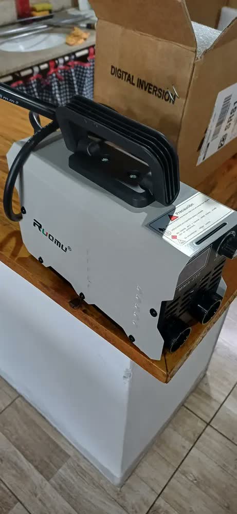 foto de Máquina De Solda Inversora MMA 250A Sem Gás