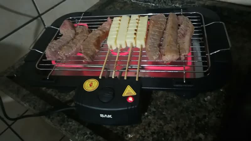 foto de Churrasqueira Elétrica Tamanho Grande Steak Grill Sem Fumaça Para Apartamento 110v Preto - Aero Home