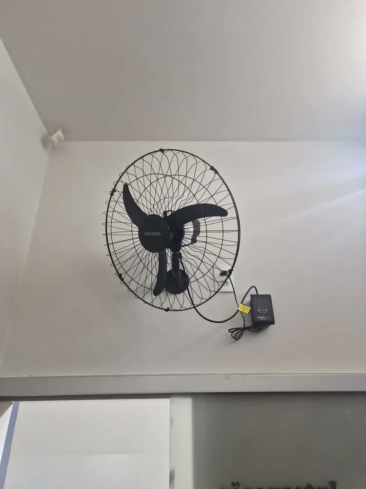 foto de Ventilador Parede Max Control 3pás 60cm Bivolt Ventisol 200w 60 Cm Preto Grade de Ferro