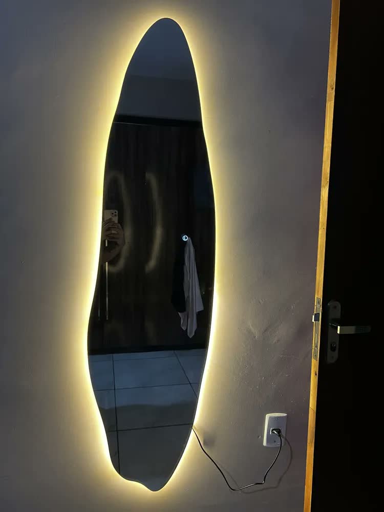 foto de Espelho Grande Orgânico 150x40cm Com Led Lopazzi Corpo Inteiro Decorativo Luxo Borda Lapidada Para Quarto Closet Sala Hall De Entrada Banheiro Provador Studio Maquiagem Moderno Premium Iluminado