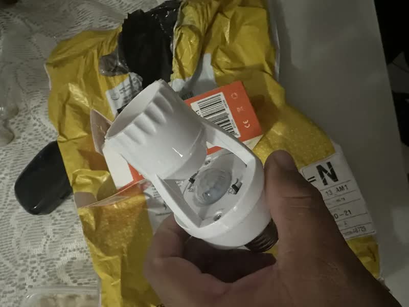 foto de Sensor De Presença Iluminação Lâmpada Soquete E27 Fotocélula Thop Tech Importados