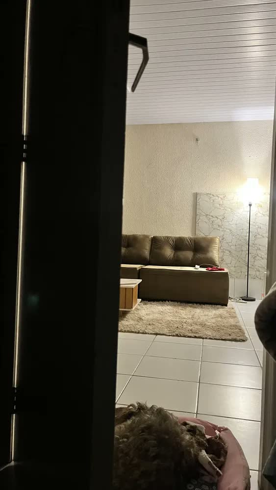 foto de Luminária Tripé Jayden de Chão com Cúpula Off-White e Base de Metal Preto, 148 cm