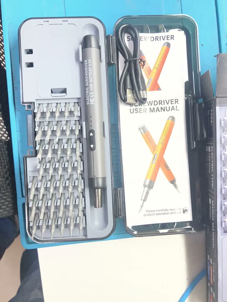 foto de Mini Parafusadeira de Precisão Elétrica Recarregável 46 Em 1 Para Celular Notebook e computador
