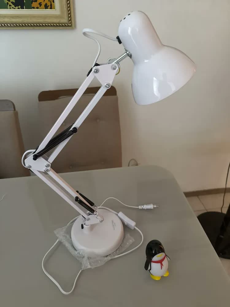 foto de Luminária Pixar Led De Mesa Articulada Ajustável Abajur Para Leitura Escritório Home Office 110v/220v Branco