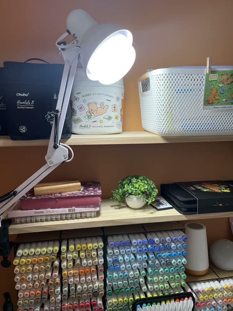 foto de Luminária Pixar Led De Mesa Articulada Ajustável Abajur Para Leitura Escritório Home Office 110v/220v Branco