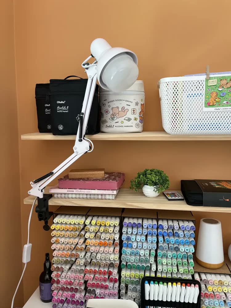 foto de Luminária Pixar Led De Mesa Articulada Ajustável Abajur Para Leitura Escritório Home Office 110v/220v Branco