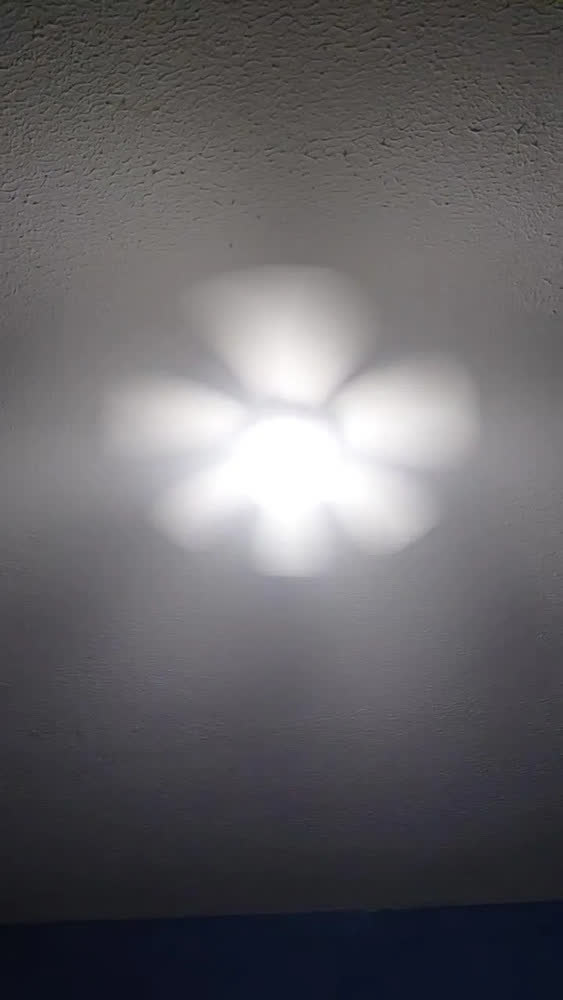 foto de Lâmpada Led Ventilador De Teto 6 Pás E27 60w Bivolt Silencio 42 Cm 50 Hz/60 Hz Branco Plástico 6