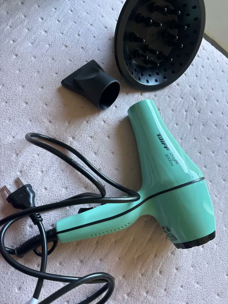 foto de Secador Taiff Profissional Style 2000w Com Difusor Cachos Preto