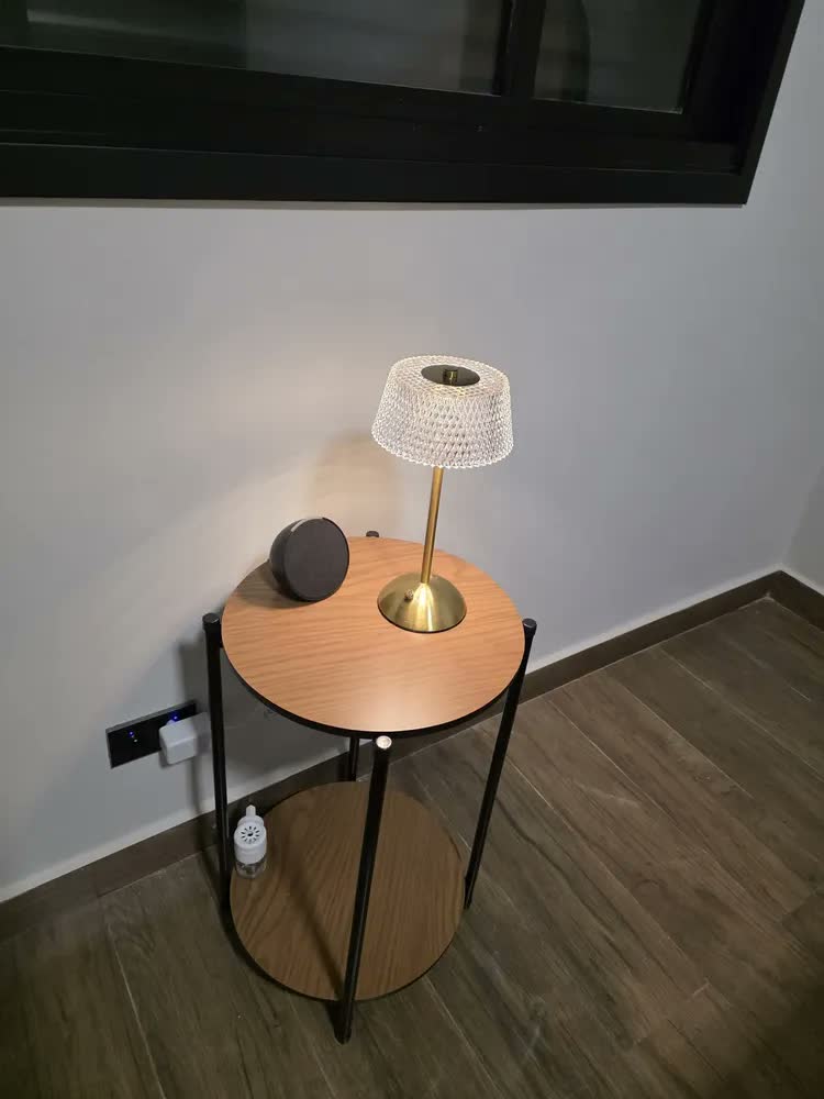 foto de Luminária Led Mesa E Abajur De Quarto 30 Cm Vintage Sem Fio Dimerizavel Touch E Pequena Em Quartos Casal Cabeceira Cama Para Estudar Leitura Livro Ler Estudo Mesinha Escrivaninha Bancada Decorativa
