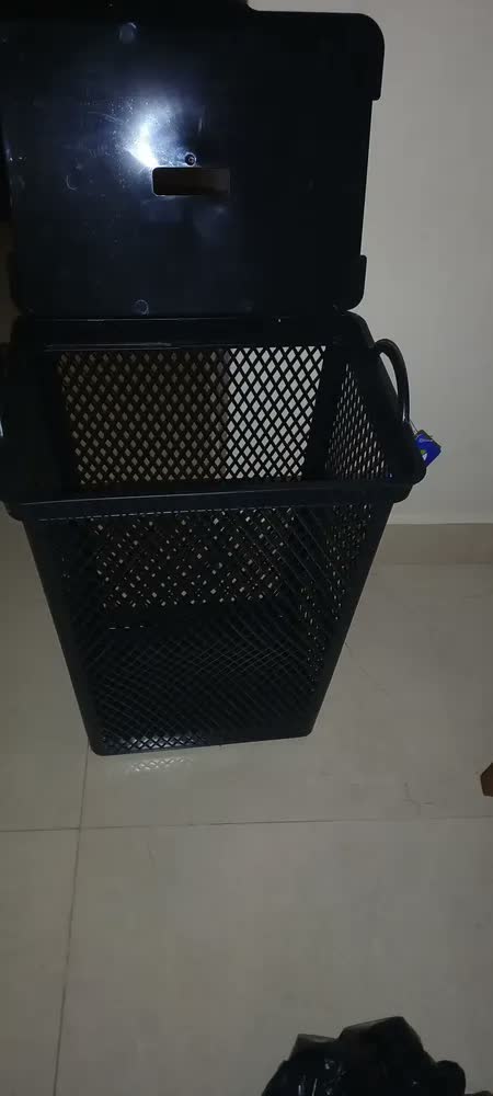 foto de Cesto De Roupa Suja 49L Telado Com Tampa Adesivada Estampa Madeira Arqplast - Organizador Banheiro Lavanderia Grande Resistente