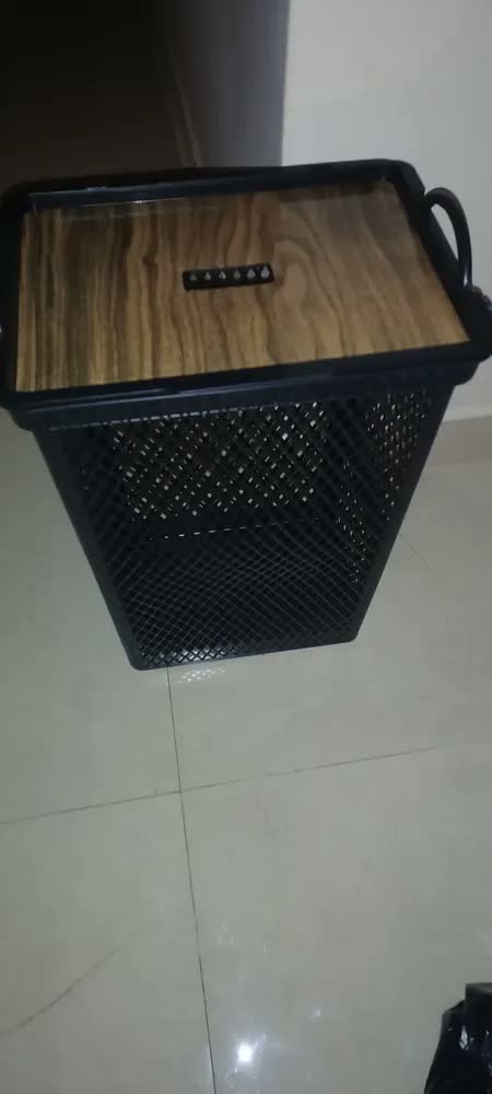 foto de Cesto De Roupa Suja 49L Telado Com Tampa Adesivada Estampa Madeira Arqplast - Organizador Banheiro Lavanderia Grande Resistente