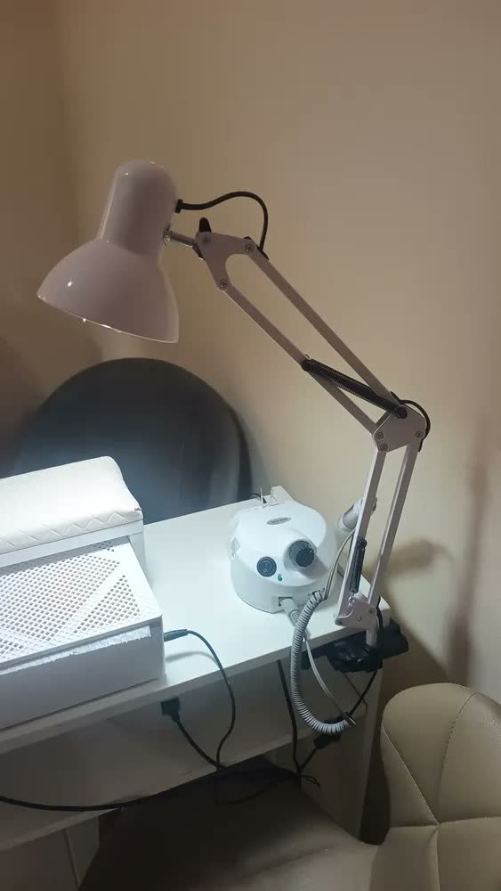 foto de Luminária De Mesa Articulada Abajur Modelo Pixar Com Base Branco