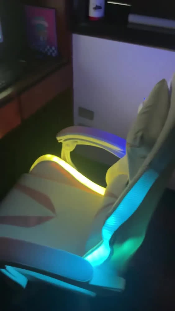 foto de Cadeira Gamer E Escritório Python Fly Com Led Rgb Ergonômica Cor Vermelho e preto Material do estofamento Couro sintético
