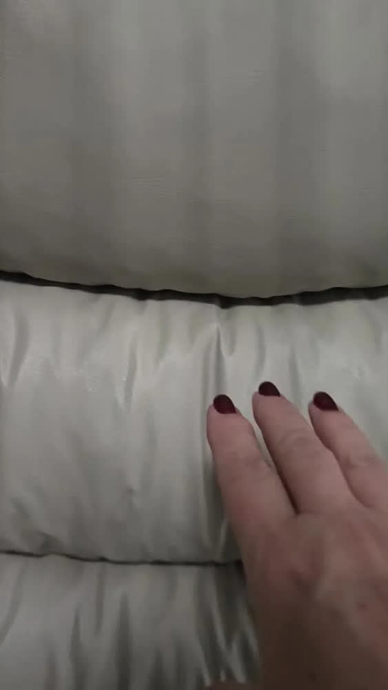 foto de Poltrona Reclinável de Corino com Apoio de Pernas, 1 Lugar Bege