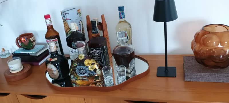 foto de Espelho Orgânico 60x40 Decorativo Moldura Couro Moderno Sala Quarto Banheiro