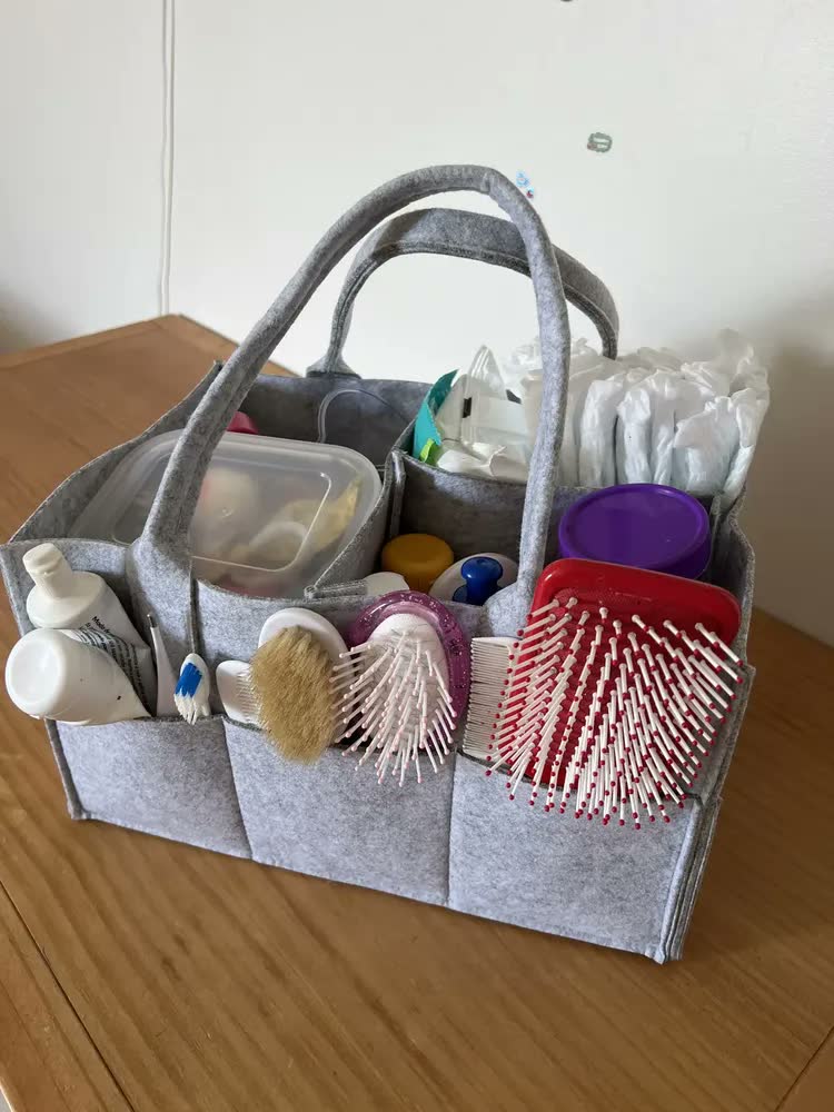 foto de Cesto Para Bebes Porta Roupa Fraldas Organizador De Feltro Cinza