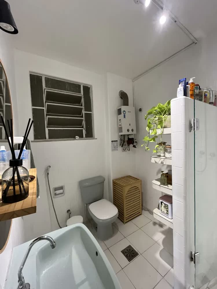 foto de Cesto De Roupa Suja Bambu Ripado Com Tampa Forro Removível Lavável Lavanderia