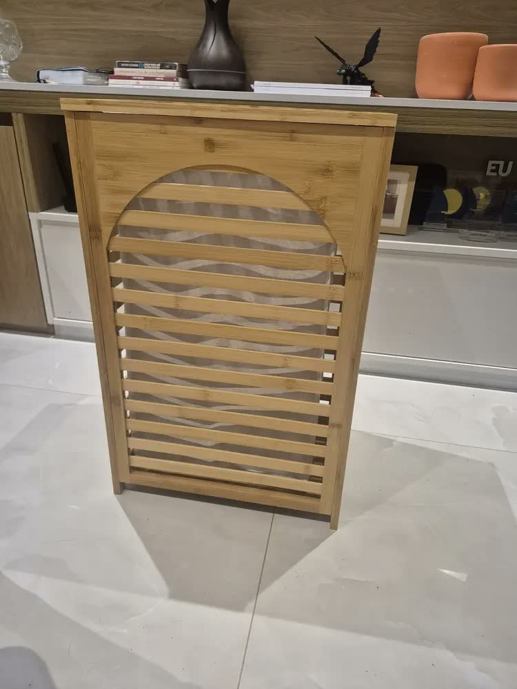 foto de Cesto De Roupa Suja Bambu Ripado Com Tampa Forro Removível Lavável Lavanderia