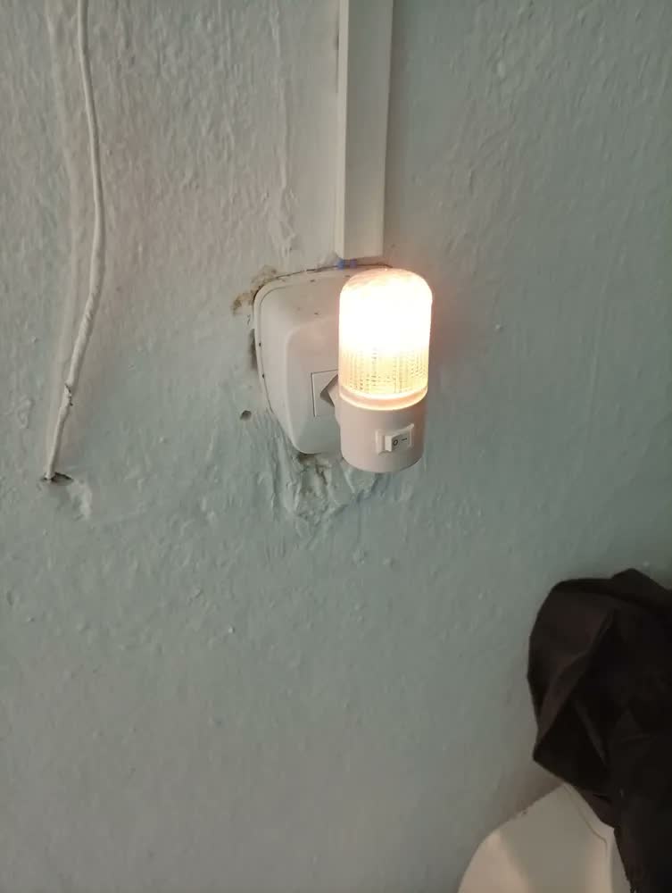 foto de Luz Noturna LED De Tomada Bivolt Luminária Mini Abajur Infantil Quarto Bebê Corredor Alínea
