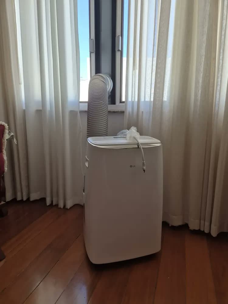 foto de Ar-condicionado LG Dual Inverter Ai Portátil 14.000 Btu Frio Branco