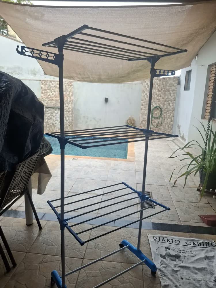 foto de Varal De Chão Grande Com Abas Apartamento Roupa Vertical Preto