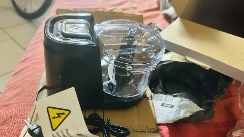 foto de Mini Processador Elétrico Alimentos Triturador Picador Plus+ Preto 127v 100w