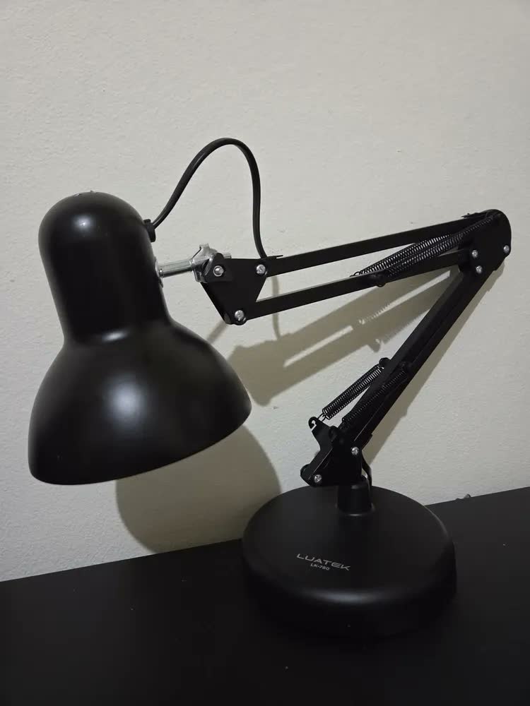 foto de Luminária De Mesa Abajur Articulável Metal Preto Luz De Leitura Estudo Com Base E Garra Cúpula E Estrutura Flexível Para Mesa Quarto Sala Escritório Manicure 110v/220v Bravvi