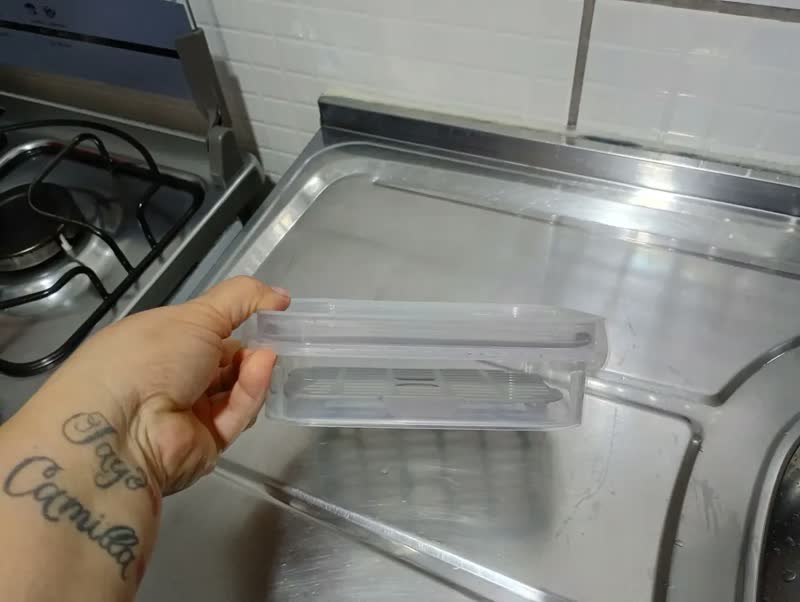 foto de Kit 3 Potes Porta Frios Queijo Presunto Hermético Empilhavel Cinza