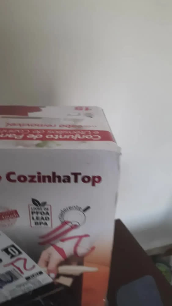 foto de Jogo Panelas 15 Pçs Antiaderente Cabo Removível Tampa Vidro Colheres De Silicone Cozinha Familar Fogao Indução Frigideira Frita Sem Oleo A Vapor Vermelho Com Avental