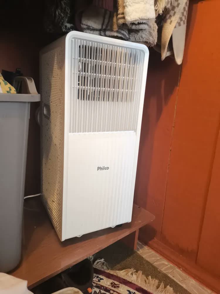 foto de Ar-Condicionado Portátil Philco 10000 BTUs Quente e Frio 4 em 1 com Controle Remoto e Timer PAC10QN