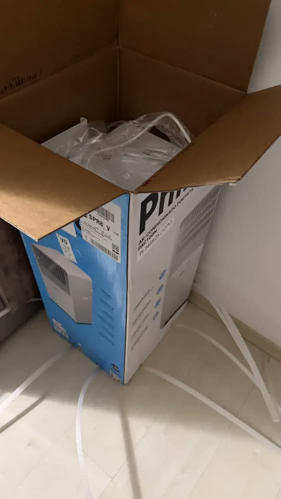 foto de Ar-Condicionado Portátil Philco 10000 BTUs Quente e Frio 4 em 1 com Controle Remoto e Timer PAC10QN