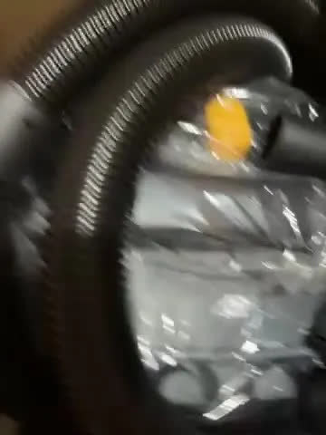 foto de Aspirador de pó e água preta de aço inoxidável Electrolux GT20i