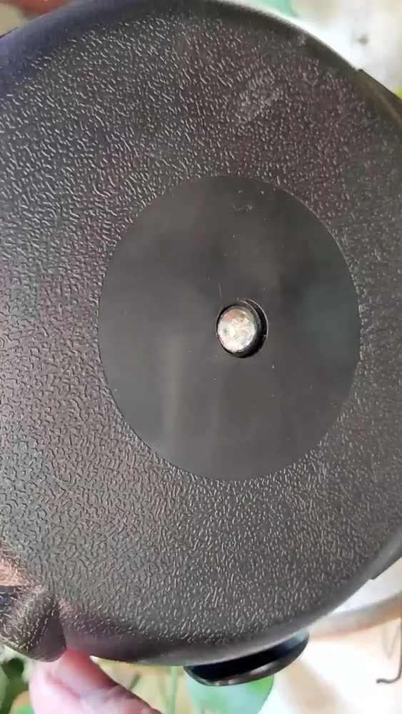 foto de Varal Retrátil Multiangular Mor Preto de Parede 12m com 20kg