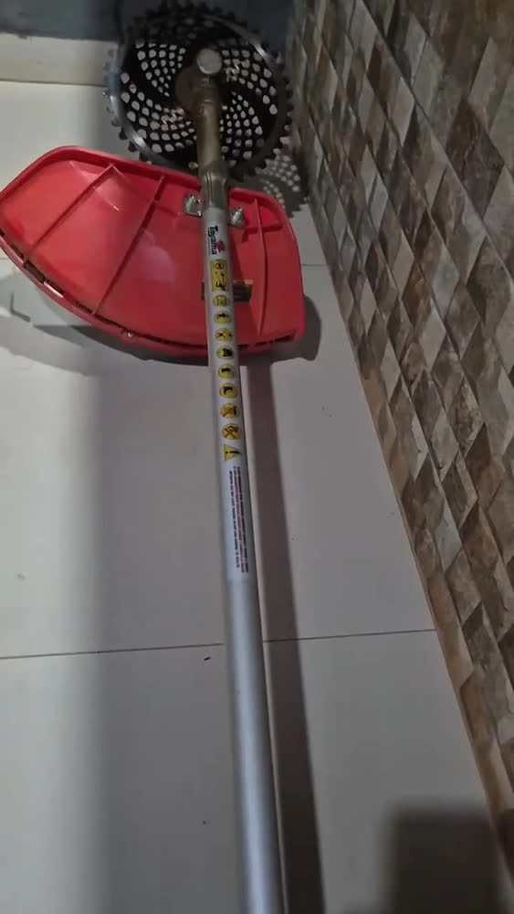 foto de Kit Roçadeira A Gasolina Toyama Tbc52x Two Box Com 3 Lâminas