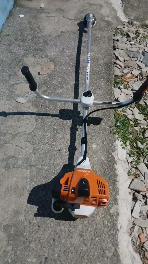 foto de Roçadeira Gasolina Fs 221 L Carretel Nylon Stihl