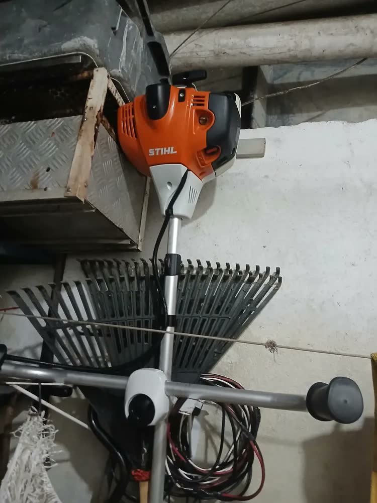 foto de Roçadeira Gasolina Fs 221 L Carretel Nylon Stihl