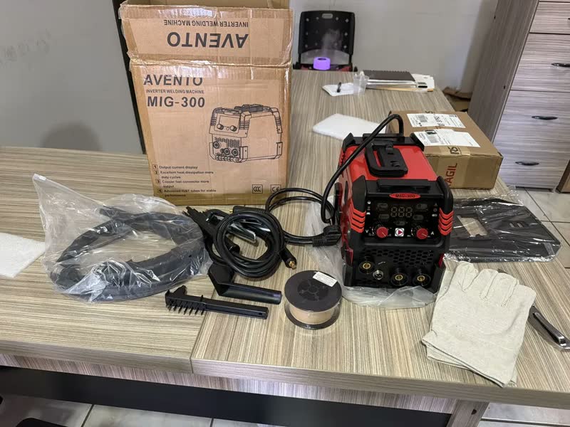 foto de Máquina de Solda Inversora Gold Care 300A Bivolt, Mig Sem Gás MMA TIG Para Bricolagem