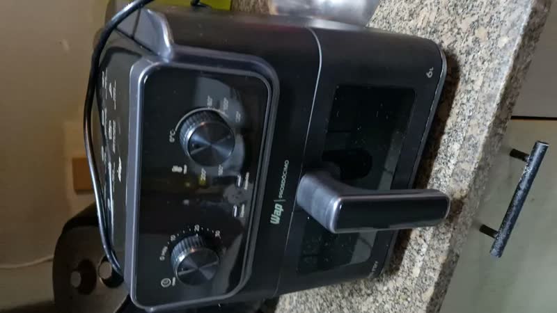foto de Airfryer 6 Litros WAP PROSDÓCIMO AF02 Visor e Luz Interna 127V