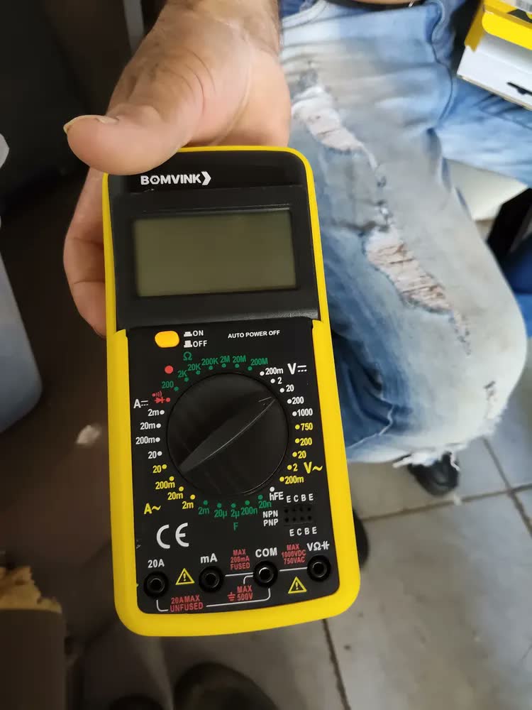 foto de Multímetro Digital Tottal eCom Profissional com Capacímetro e Bip Sonoro