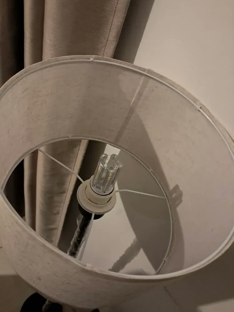 foto de Luminária de Chão Coluna LucZeng Nórdica Com Cúpula Branca Para Quarto e Sala