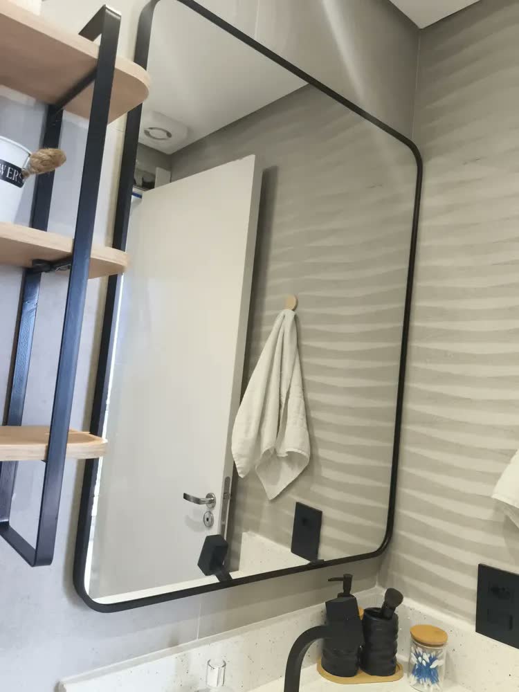 foto de Espelho Retrô Retangular Dourado 90x70cm Luxo Banheiro Parede Moldura Alumínio Decorativo Horizontal Vertical The Mirror Lab