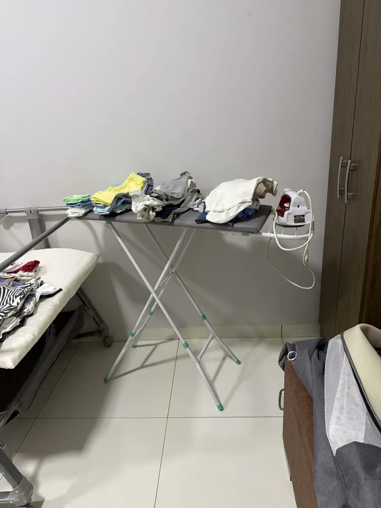 foto de Tabua Passar Roupa Tecido Térmico Com Porta Ferro 03 Níveis Lisa Branco