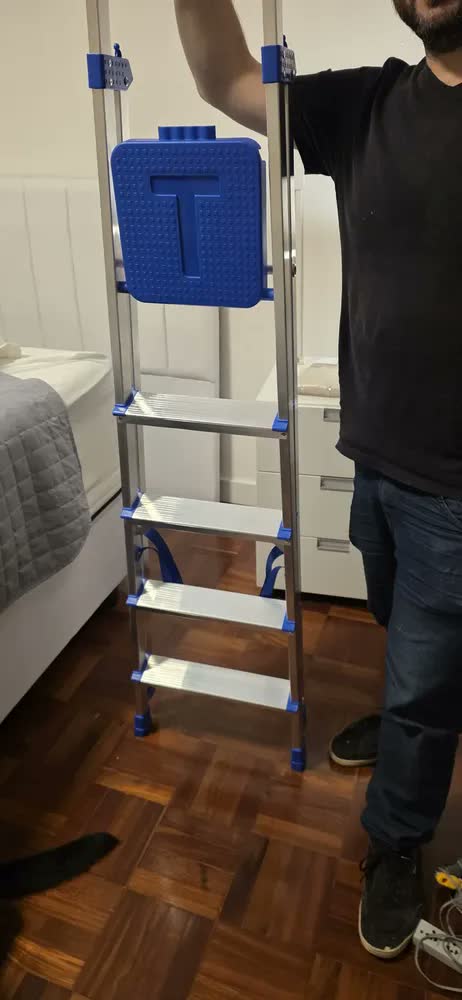 foto de Escada De Alumínio Reforçada 5 Degraus - Tramontina Alumínio